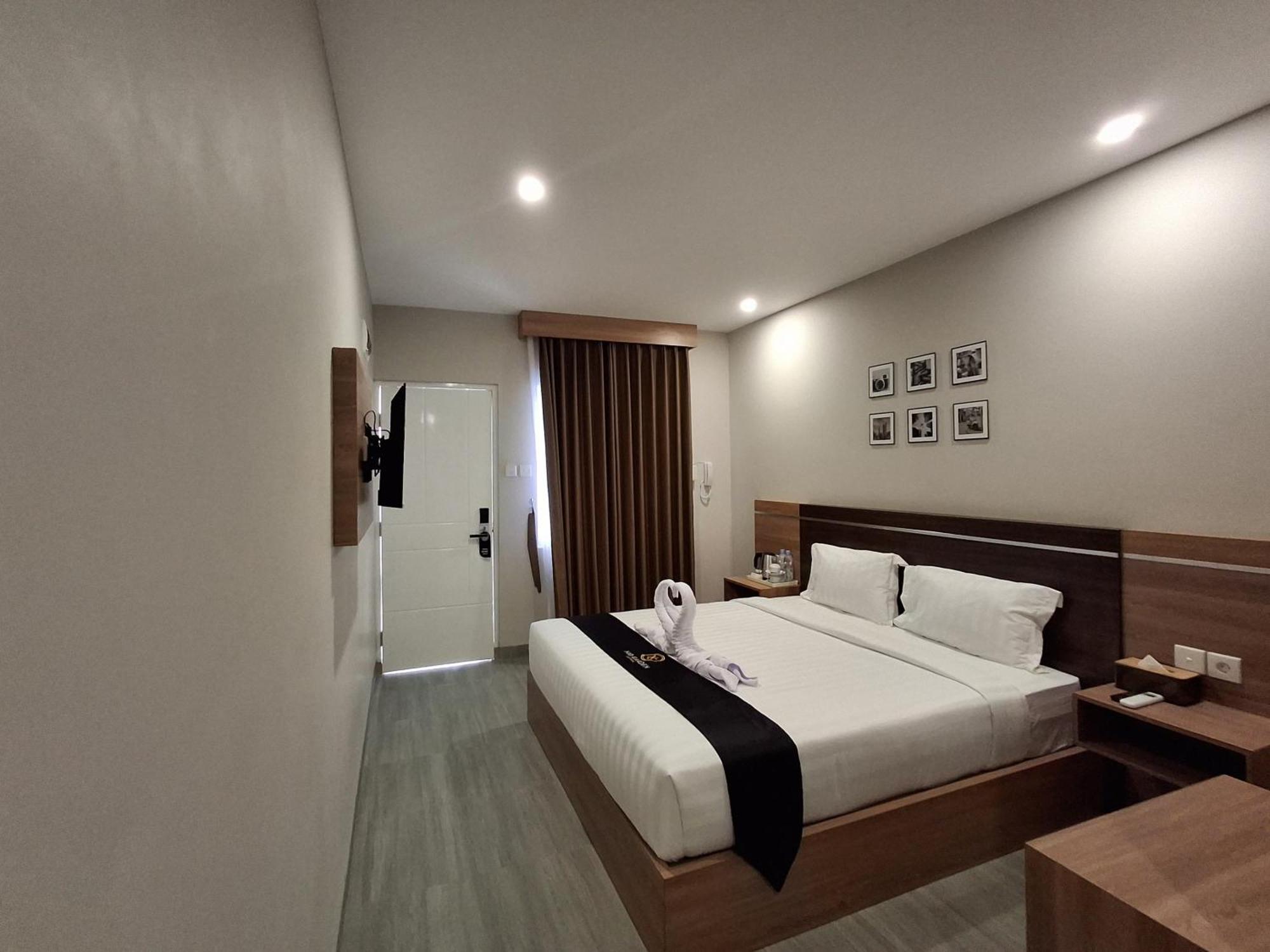 Nio Garden Hotel Sumbawa エクステリア 写真